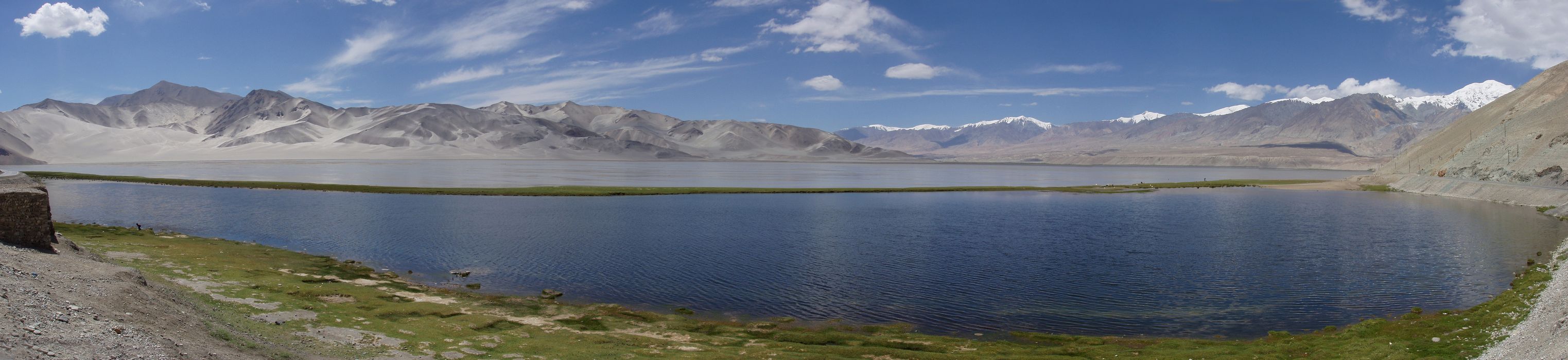  Jezero u Karakoram Highway 